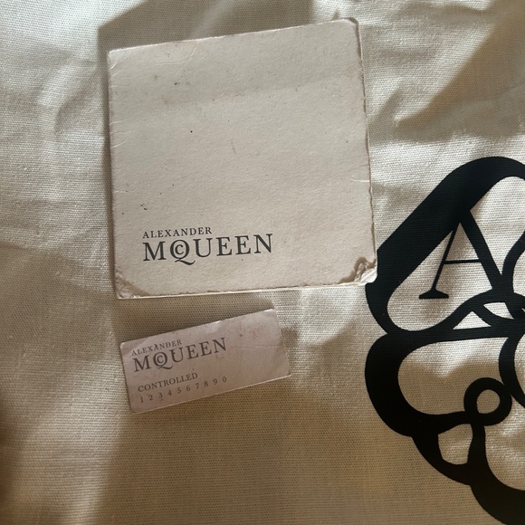 Alexander McQueen handbag - Picture 12 of 12